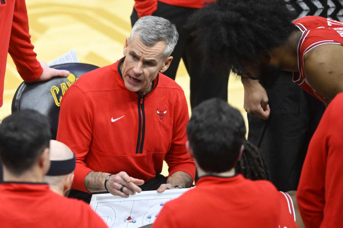 Chicago Bulls head coach Billy Donovan reacts during a timeout in the fourth quarter against the Cleveland Cavaliers at Rocket Mortgage FieldHouse.